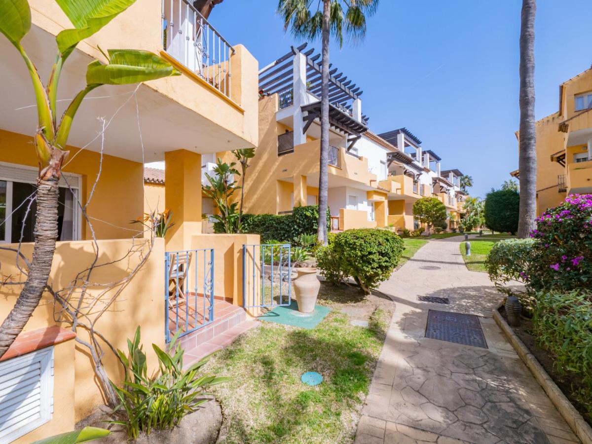 Cubo'S Beach & Golf Marbella Exterior photo