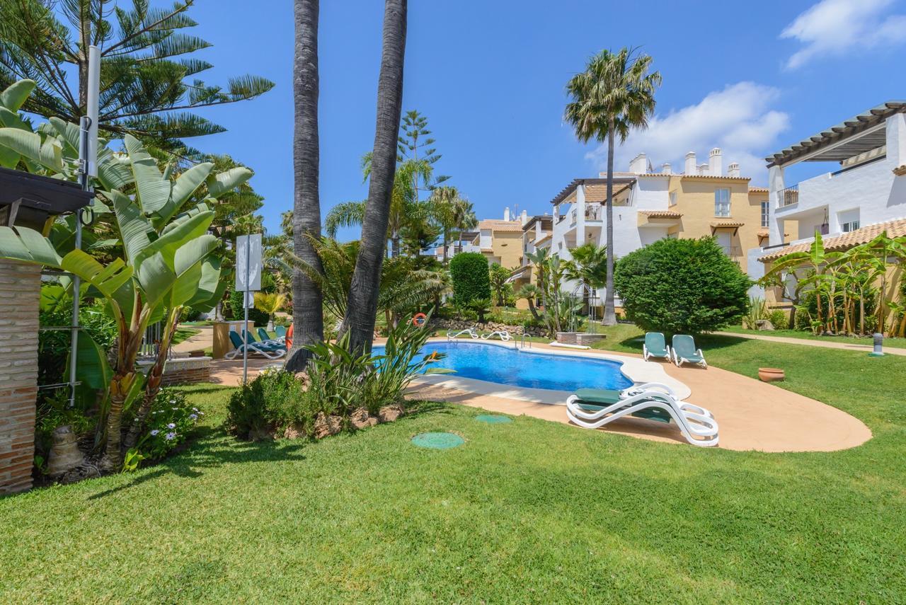 Cubo'S Beach & Golf Marbella Exterior photo